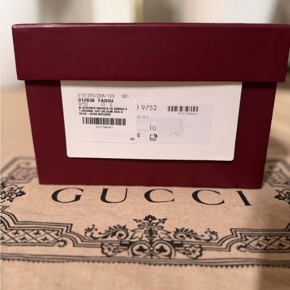 Gucci Men's Beige and White Sneakers with Green and Red Accents - Picture 7 of 7